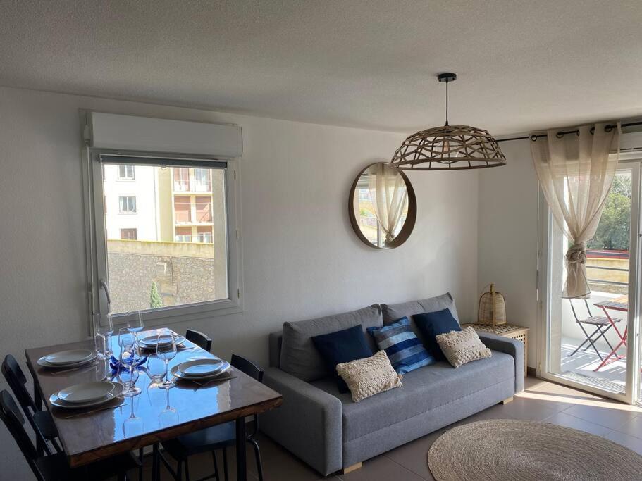 Cosy T3 Gare Terrasse + Parking * Sete